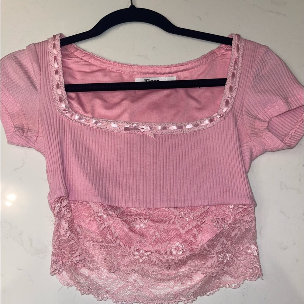 Tiger Mist: pink crop top